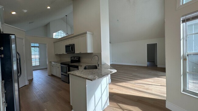 Building Photo - 935 Shriver Cir