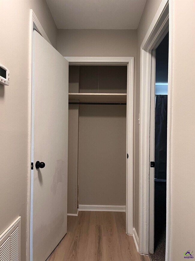 Building Photo - 202 Sherman St