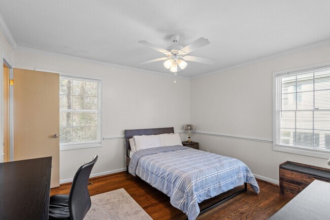 Building Photo - Charming 3 Bed, 2 Bath on Ward Street, Close to Universities