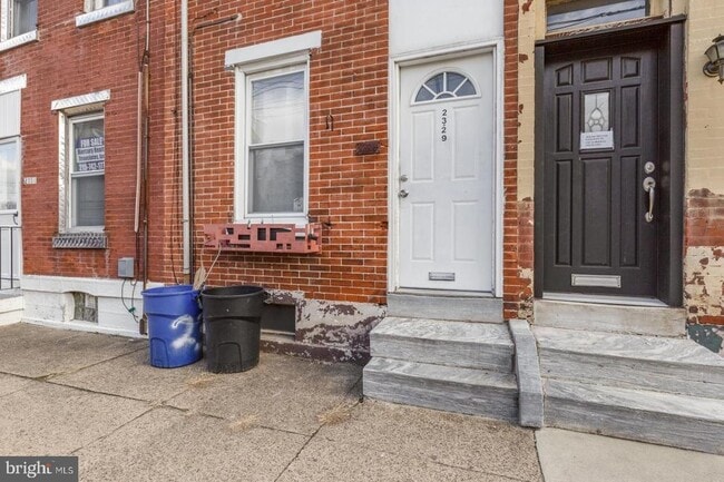 Building Photo - 2329 Almond St