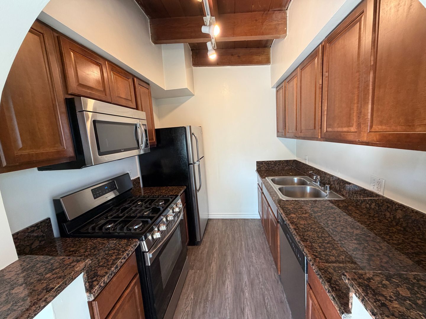Building Photo - 3728 S Bentley Ave