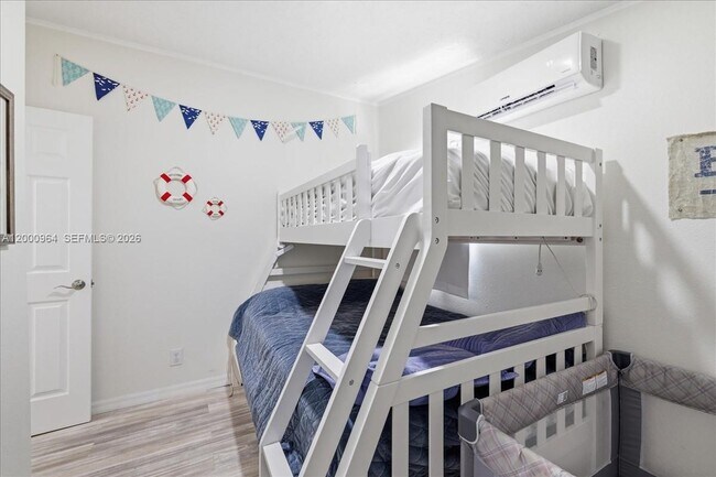 Building Photo - 851 Arapaho