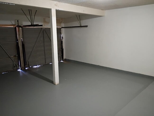 Building Photo - Great Northeast Home