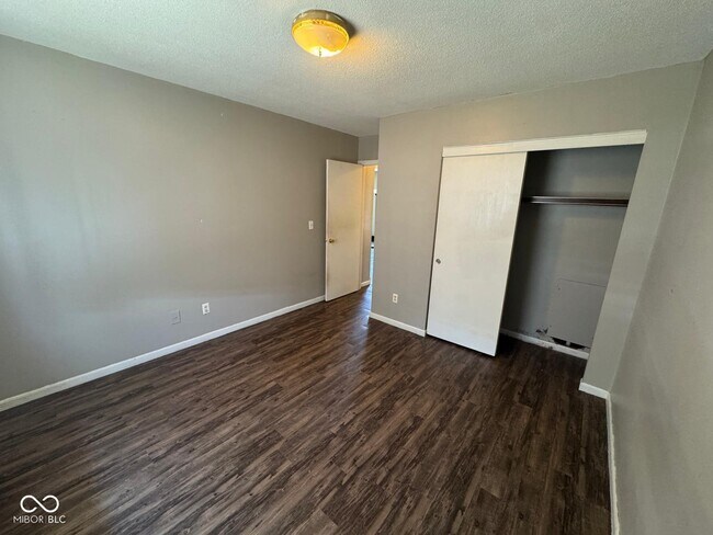 Building Photo - 102 S Bradner Ave