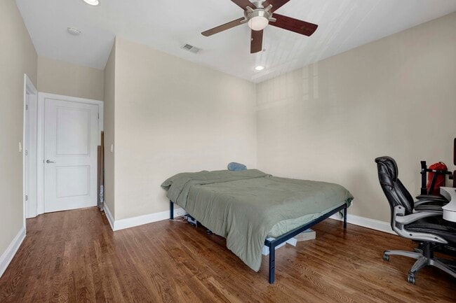 Building Photo - 3505 N Elston Ave