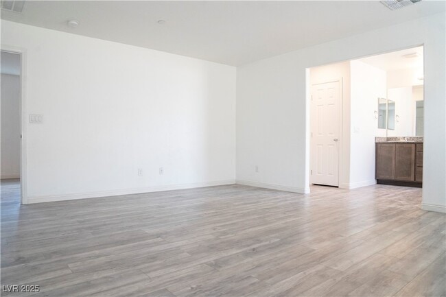 Building Photo - 4153 Rancho Crossing St