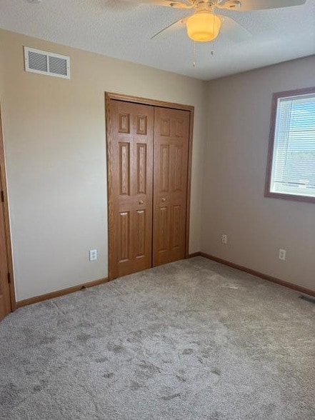 Building Photo - 6886 Meadow Grass Ln S