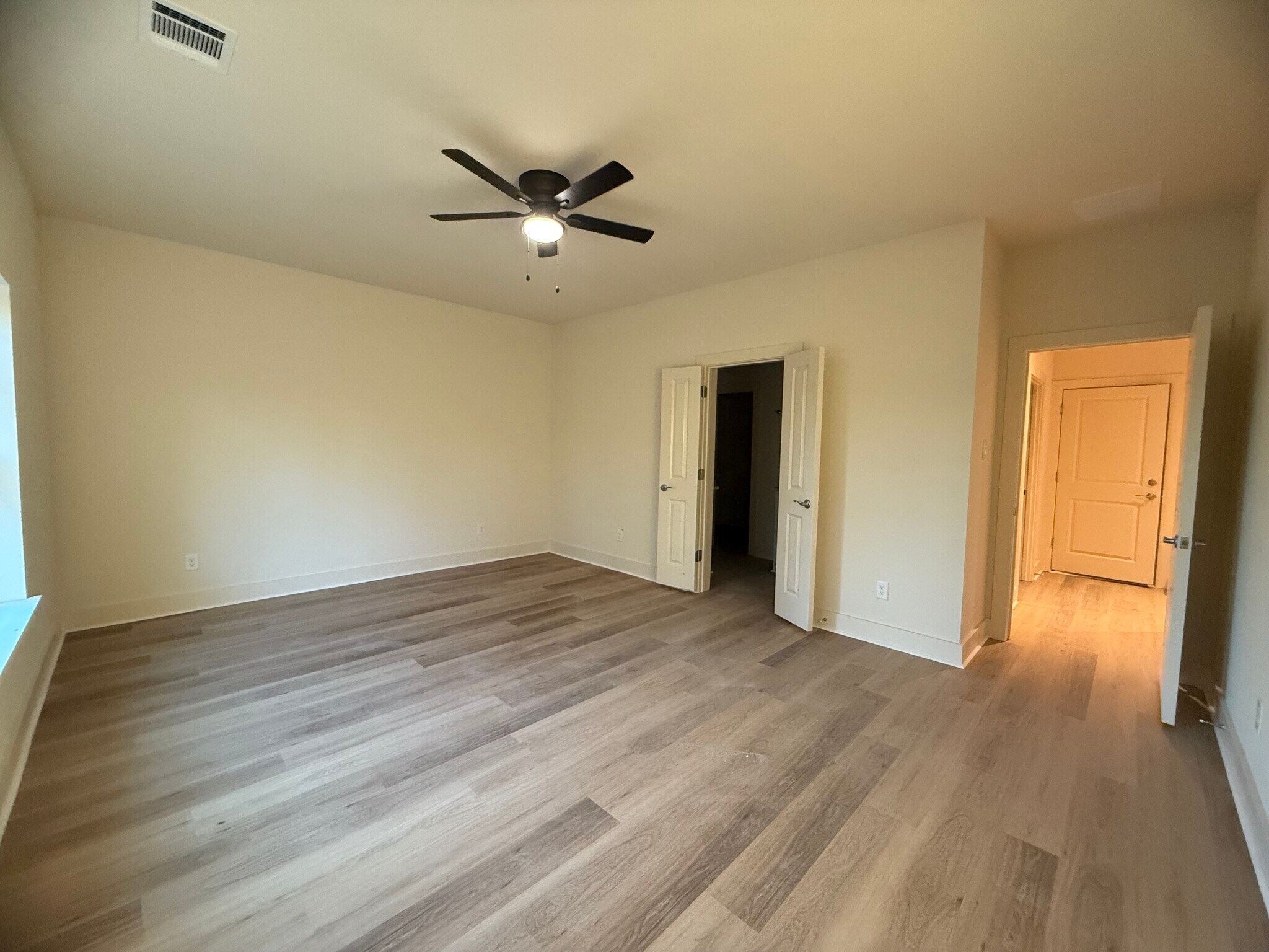 Building Photo - 106 Kirkland St