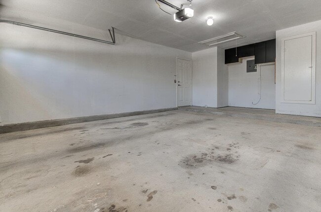 Building Photo - 307 Riverine Way