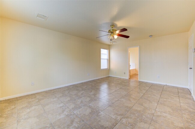 Building Photo - 6422 Mildenhall Ct