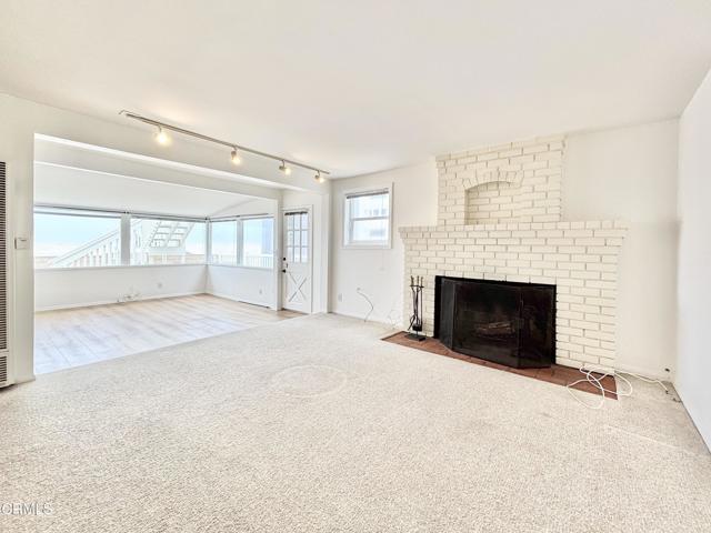 Building Photo - 4029 Ocean Dr