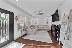 Building Photo - 907 Frio St