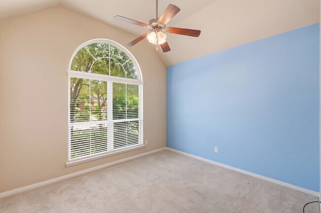 Building Photo - 5815 Creek Crossing Ct