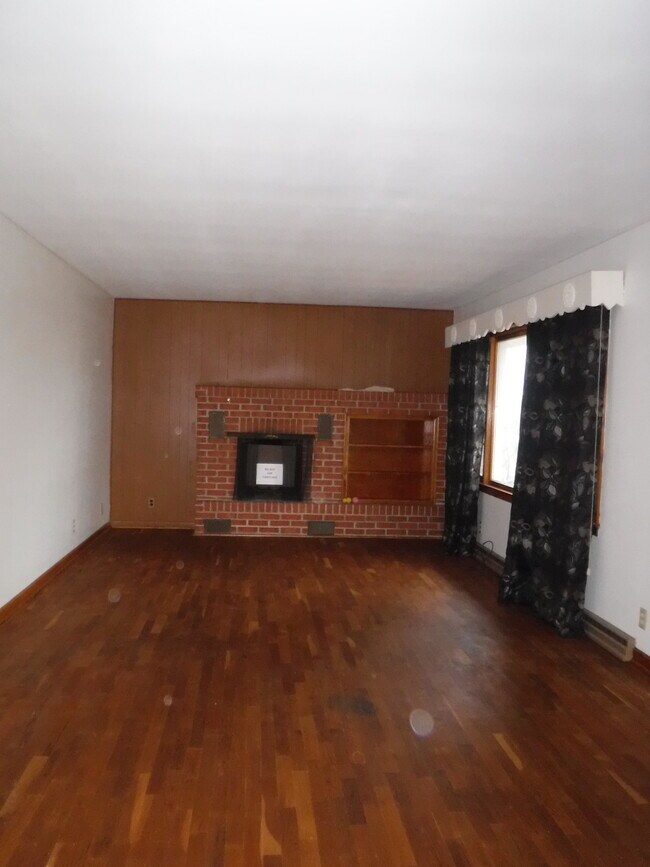 Building Photo - 906 Cook Rd