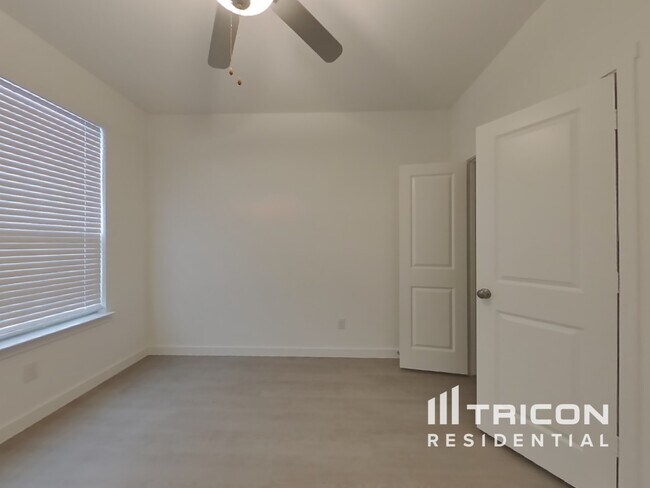 Building Photo - 2705 Serenity Grv Ln