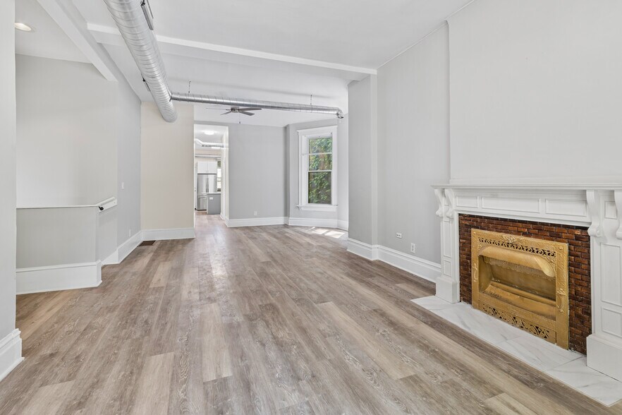 Building Photo - 1345 N Maplewood Ave