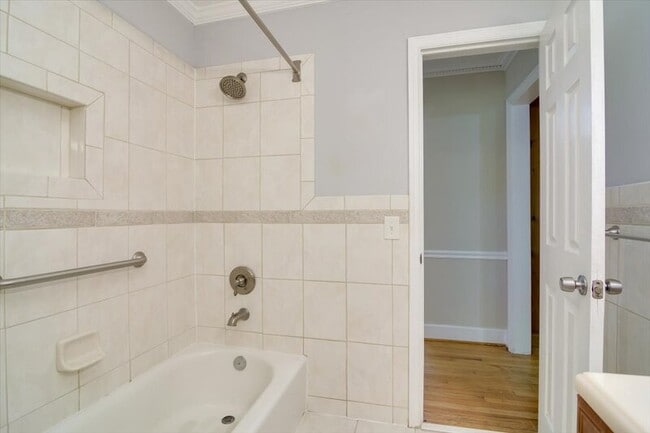 Building Photo - 427 Ashland Dr