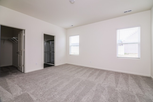 Building Photo - Fantastic 3bd/3ba home! Let yourself in!