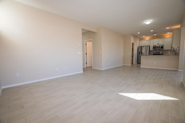 Building Photo - Stunning 2-Story Home in the Holiday Community!