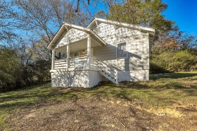 Building Photo - Charming Jasper Home with Modern Upgrades ...