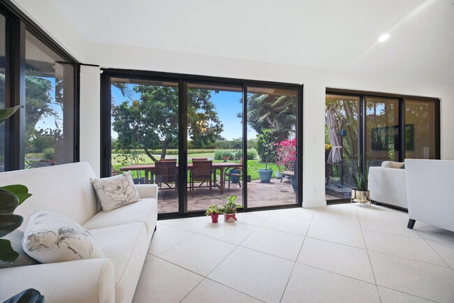 Building Photo - 7798 La Mirada Dr