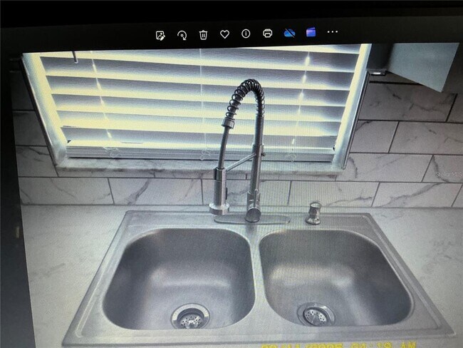 Building Photo - 15144 SW 27th Ct