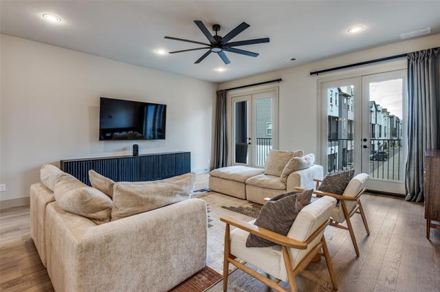 Building Photo - 1434 Elevado Dr