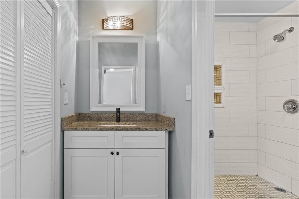 Building Photo - 2161 Peachtree Rd