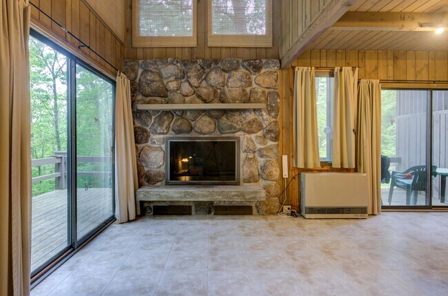 Building Photo - 73 Kearsarge Woods Ln