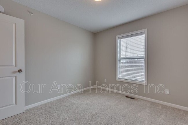 Building Photo - 591 William St