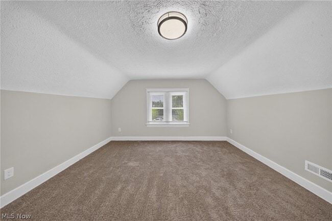 Building Photo - 10524 Lee Ave