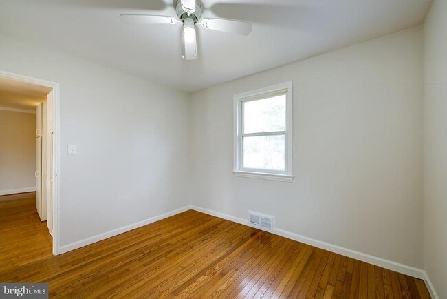 Building Photo - 10022 Brunett Ave