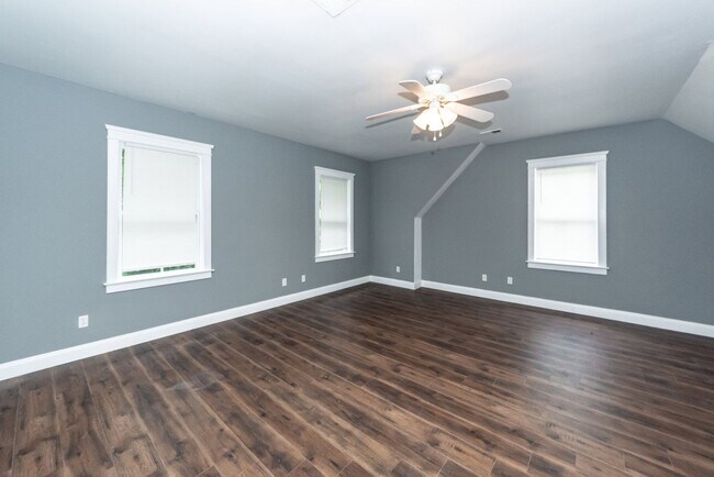 Building Photo - 115 Blackwater Dr