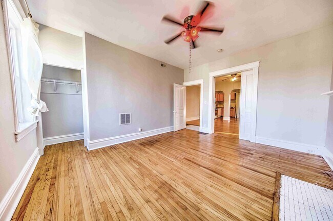 Building Photo - 3537 Giles Ave