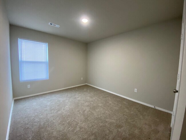 Building Photo - 4520 Olympic Dr