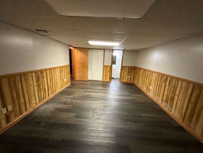 Building Photo - Large Home for Rent in Independence
