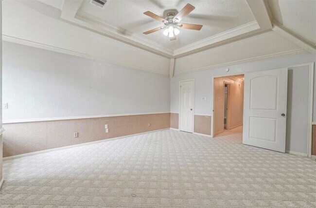 Building Photo - 18226 Vinland Dr