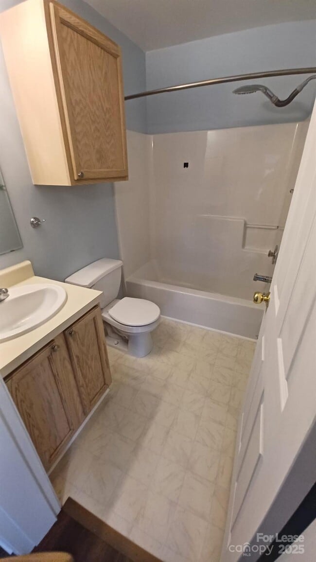 Building Photo - 1505 Flintwood Dr