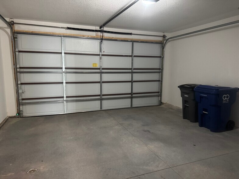 Building Photo - 5888 Butterfield Ct