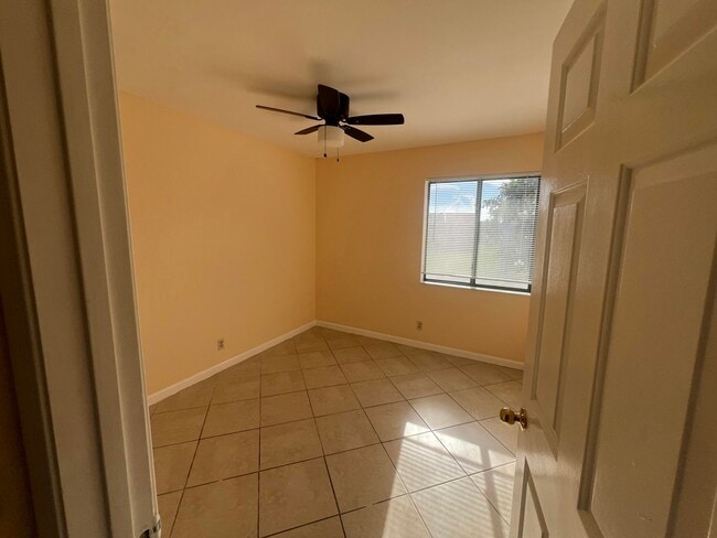 Building Photo - 1581 Woodbridge Lakes Cir