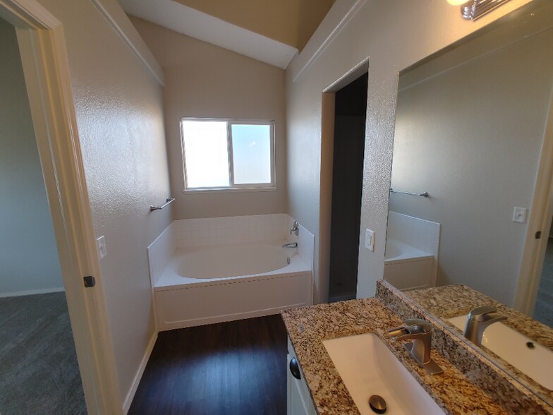 Building Photo - 7553 Barn Owl Dr