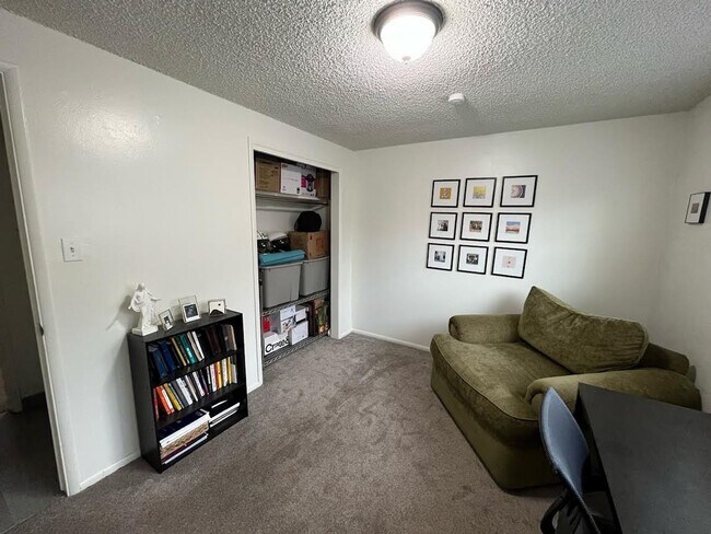 Building Photo - Remodeled 2 Bed 1 Bath, Apartment in Provo