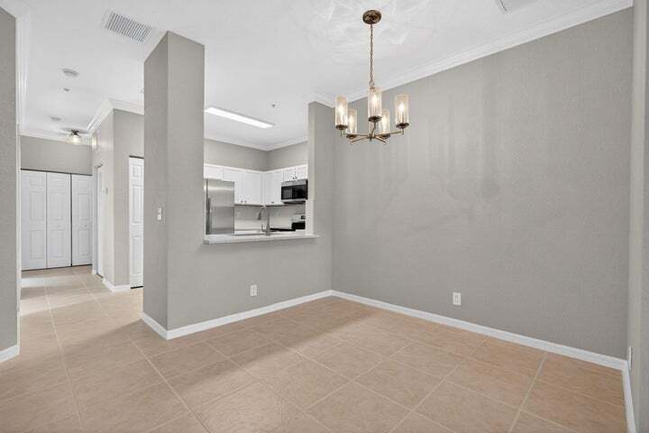 Building Photo - 160 Village Blvd