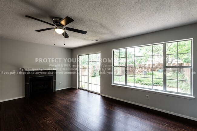 Building Photo - 2554 W Houston St