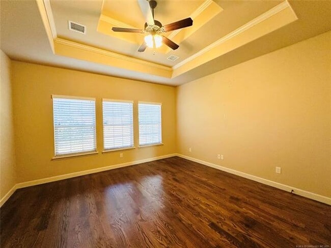 Building Photo - HOUSE FOR RENT