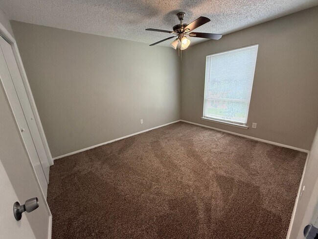 Building Photo - 32 Del Tara Dr