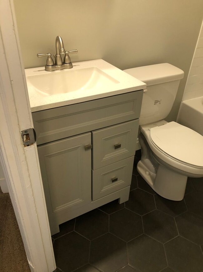 Building Photo - RENOVATED 4 bed 1 bath home in Glen Burnie