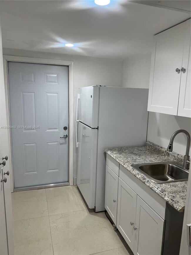 Building Photo - 9945 SW 164th Terrace