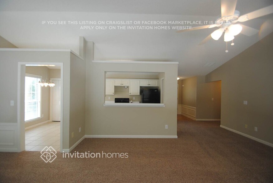 Building Photo - 6050 Carriage Park Way