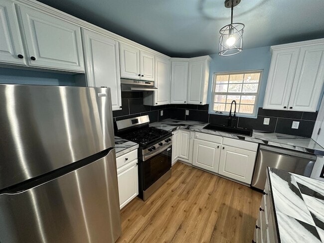 Building Photo - 15315 Birch Dr